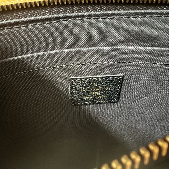 Louis Vuitton Daily Pouch - Picture 2 of 5
